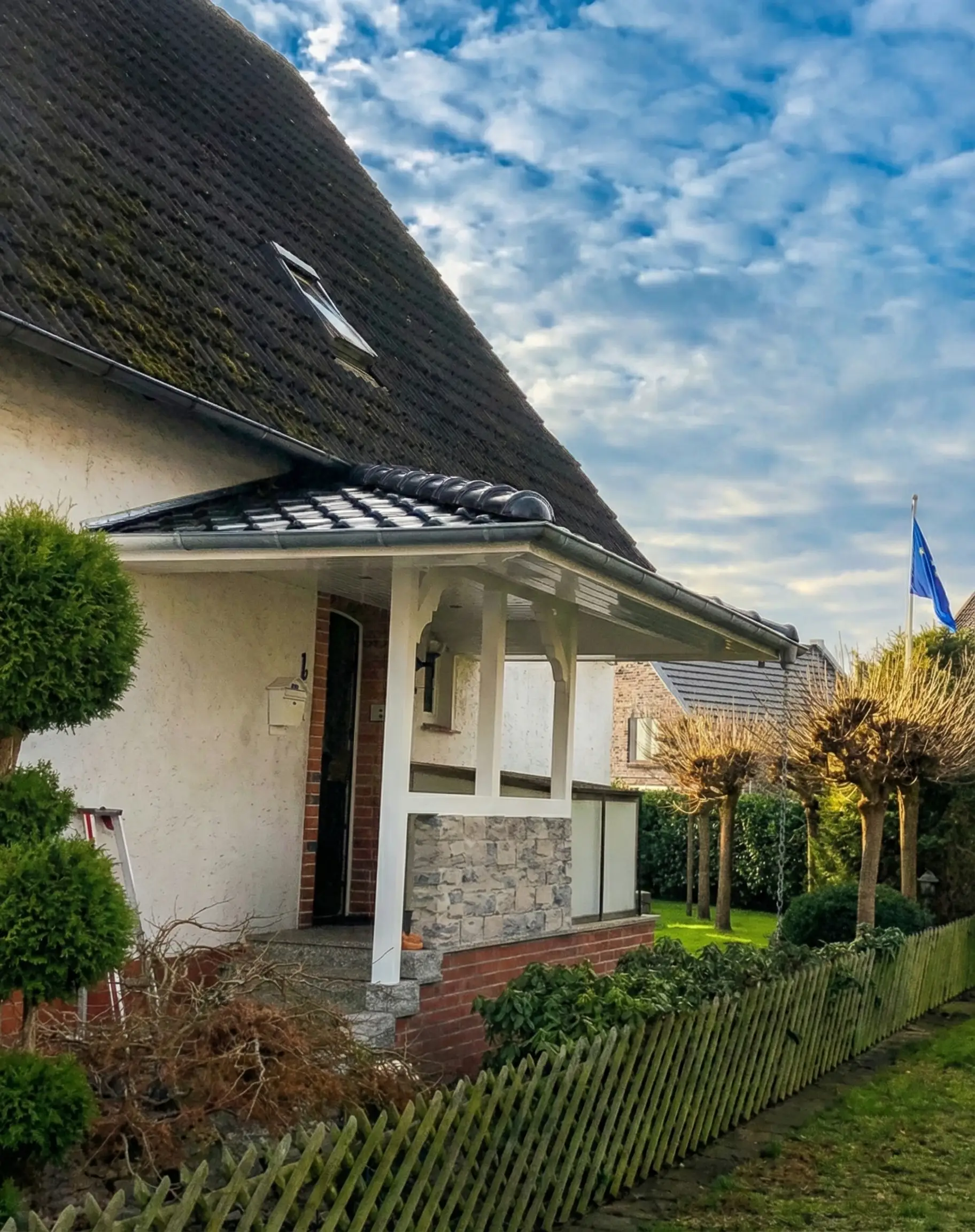 Vordach Eingangsbereich Holz